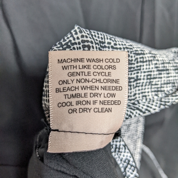 Philosophy Black/White Print Sleeveless Blouse Sz L - Picture 6 of 6